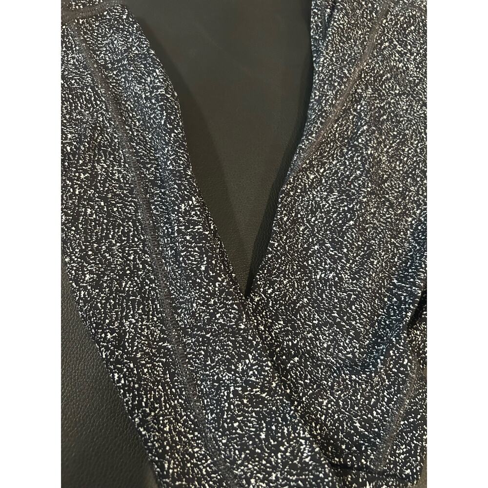 Athleta Medium Cropped Leggings Speckled Black White Gray Neutral Color - Picture 3 of 6